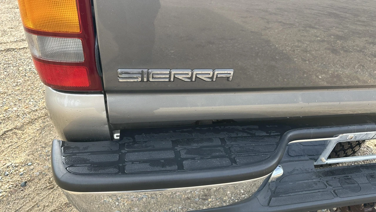 2000 GMC Sierra 2nd Gen - Image 22 of 31