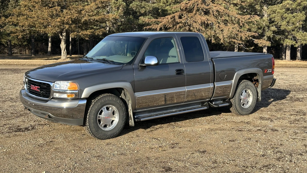 2000 GMC Sierra 2nd Gen - Image 3 of 31
