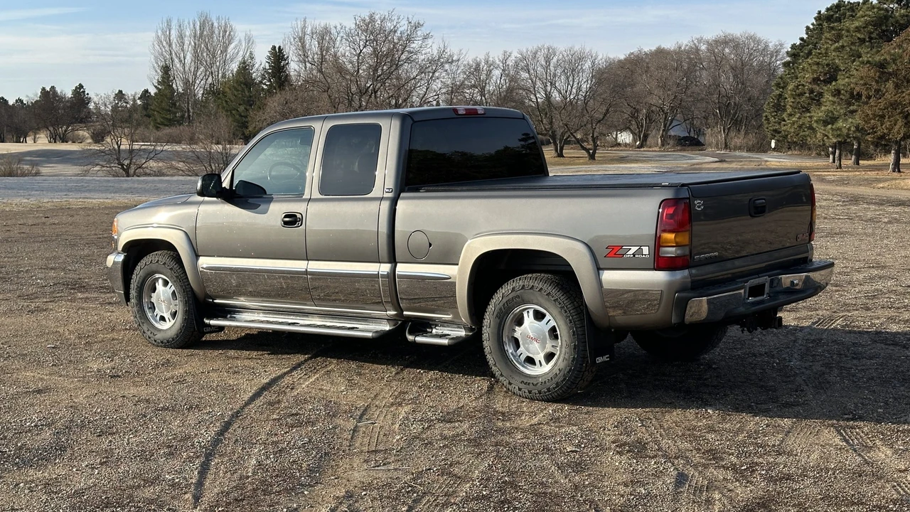 2000 GMC Sierra 2nd Gen - Image 5 of 31