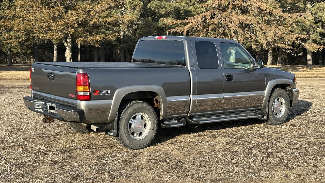 2000 GMC Sierra 2nd Gen - Image 7 of 31
