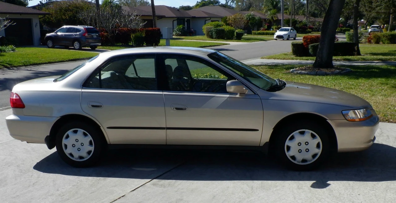 2000 Honda Accord 6th Gen - Image 5 of 31