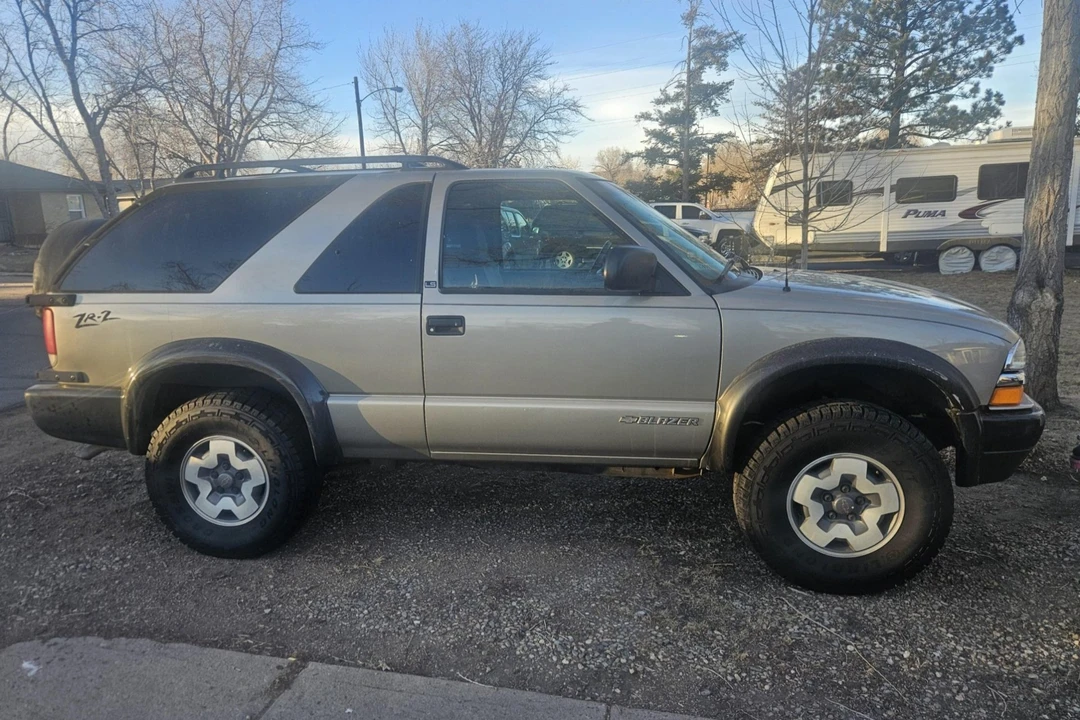 2001 Chevrolet S-10 Blazer 2nd Gen - Image 3 of 7