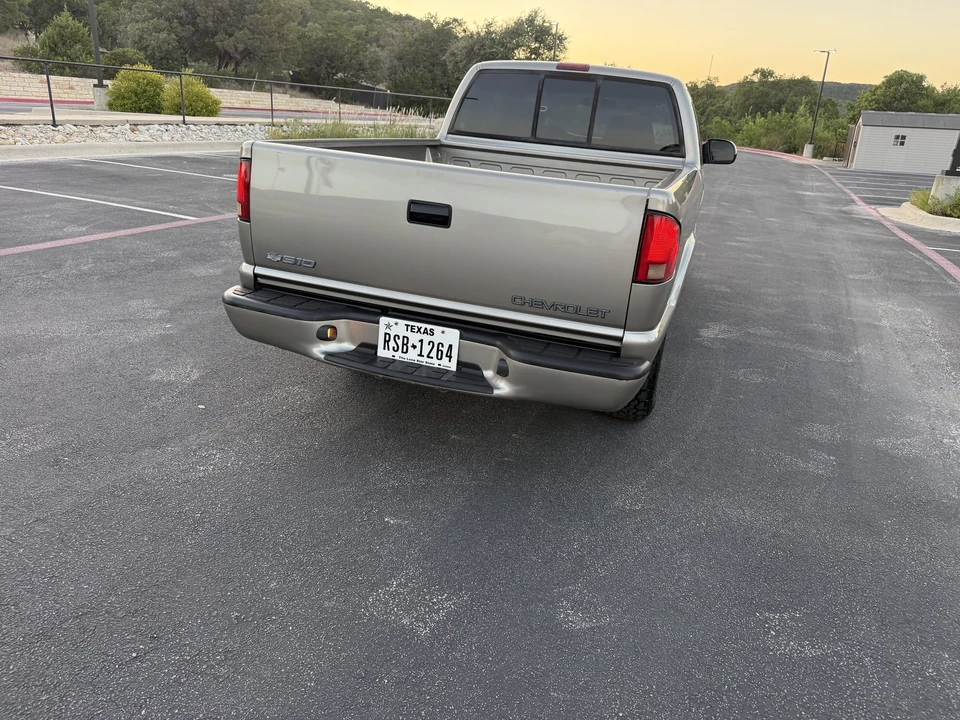 2001 Chevrolet S-10 - Image 29 of 31