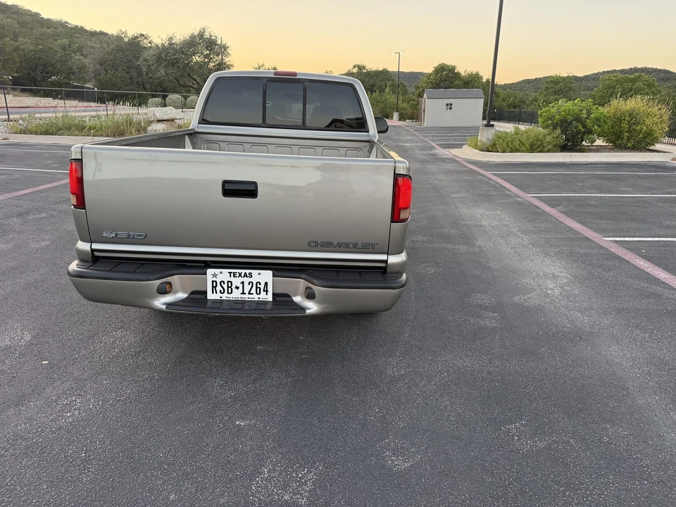 2001 Chevrolet S-10 - Image 24 of 31