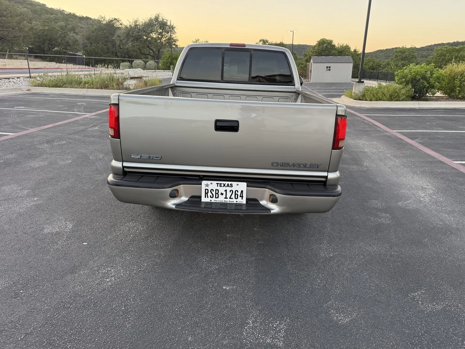 2001 Chevrolet S-10 - Image 27 of 31