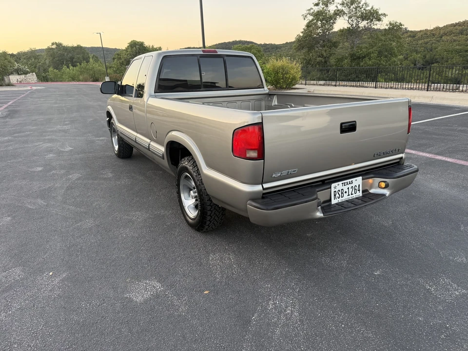 2001 Chevrolet S-10 - Image 20 of 31
