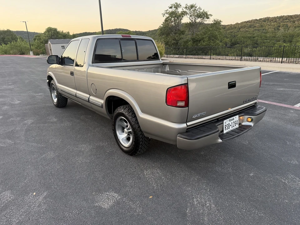 2001 Chevrolet S-10 - Image 19 of 31