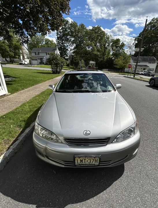 2001 Lexus ES 3rd Gen - Image 9 of 31
