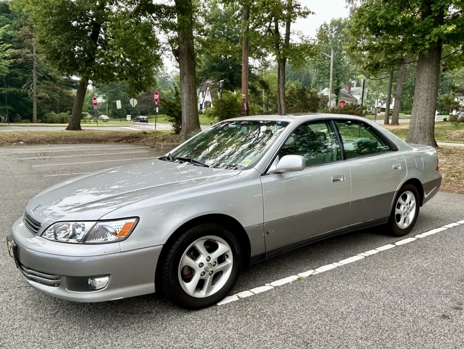 2001 Lexus ES 3rd Gen - Image 5 of 31