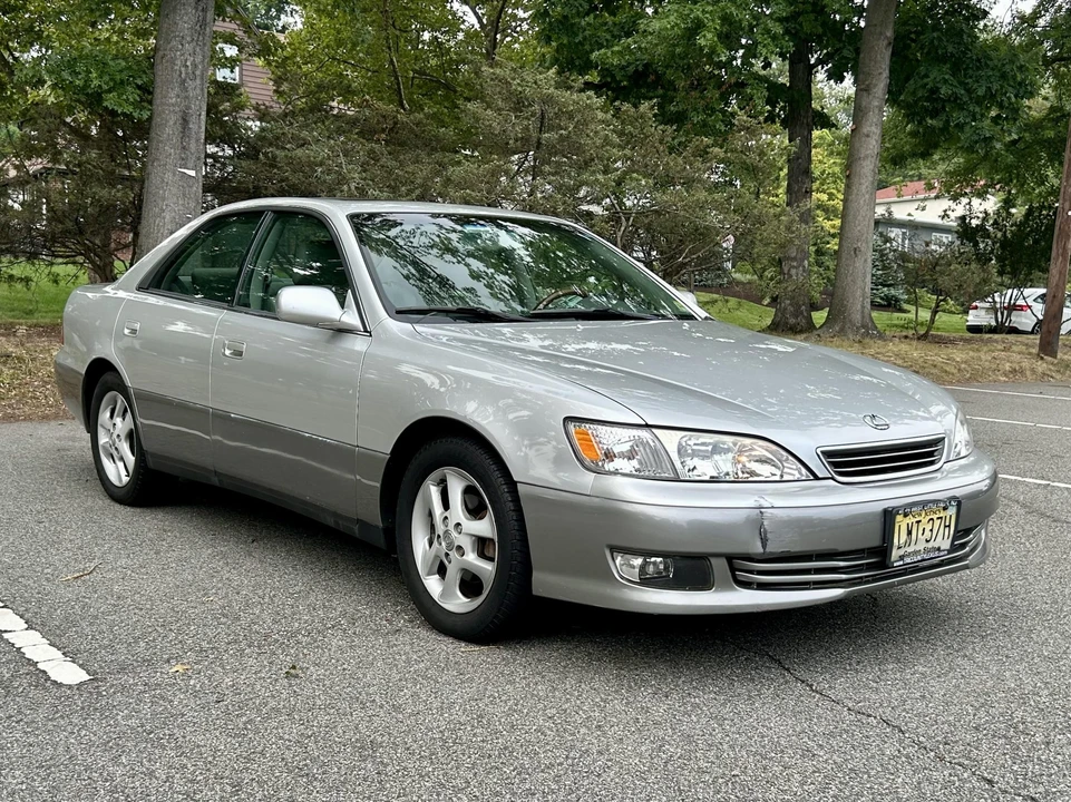 2001 Lexus ES 3rd Gen - Image 10 of 31