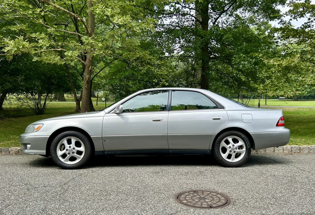 2001 Lexus ES 3rd Gen - Image 17 of 31