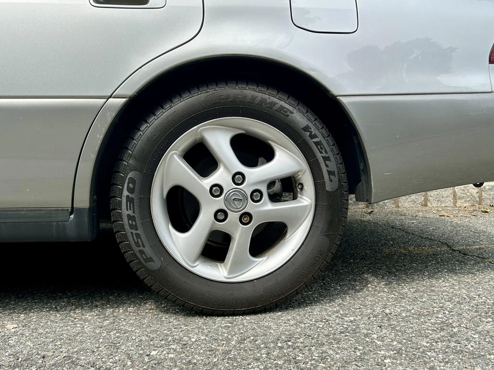 2001 Lexus ES 3rd Gen - Image 27 of 31