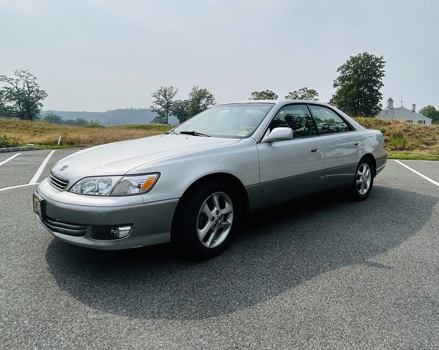 2001 Lexus ES 3rd Gen - Image 3 of 31