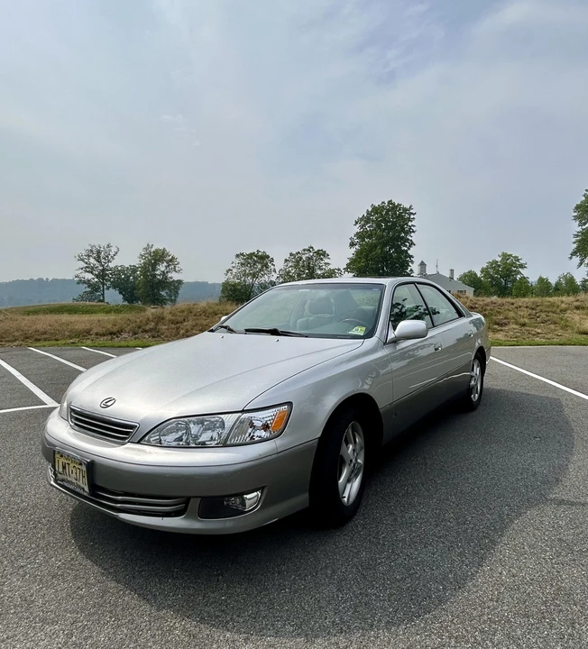 2001 Lexus ES 3rd Gen - Image 8 of 31