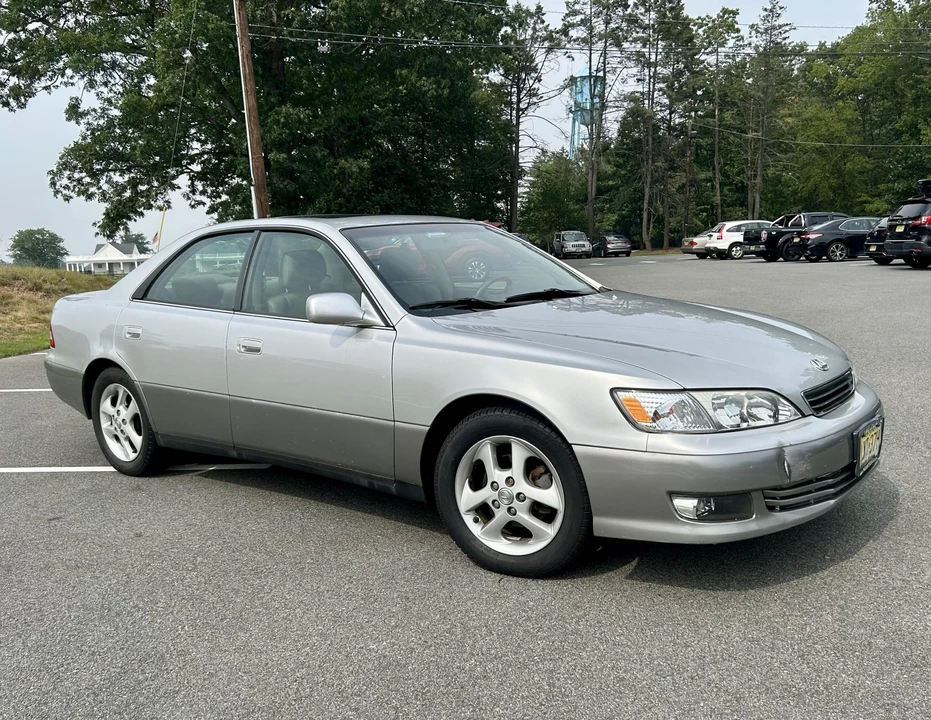 2001 Lexus ES 3rd Gen - Image 11 of 31