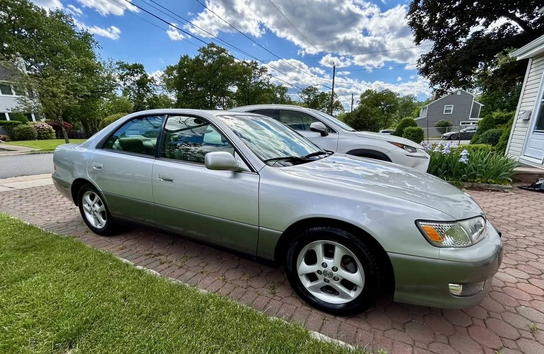 2001 Lexus ES 3rd Gen - Image 12 of 31