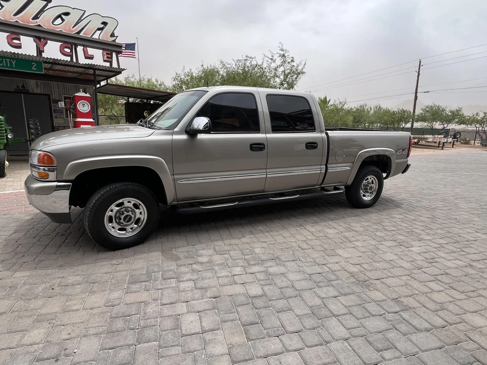 2002 GMC Sierra Heavy Duty 2nd Gen - Image 5 of 31