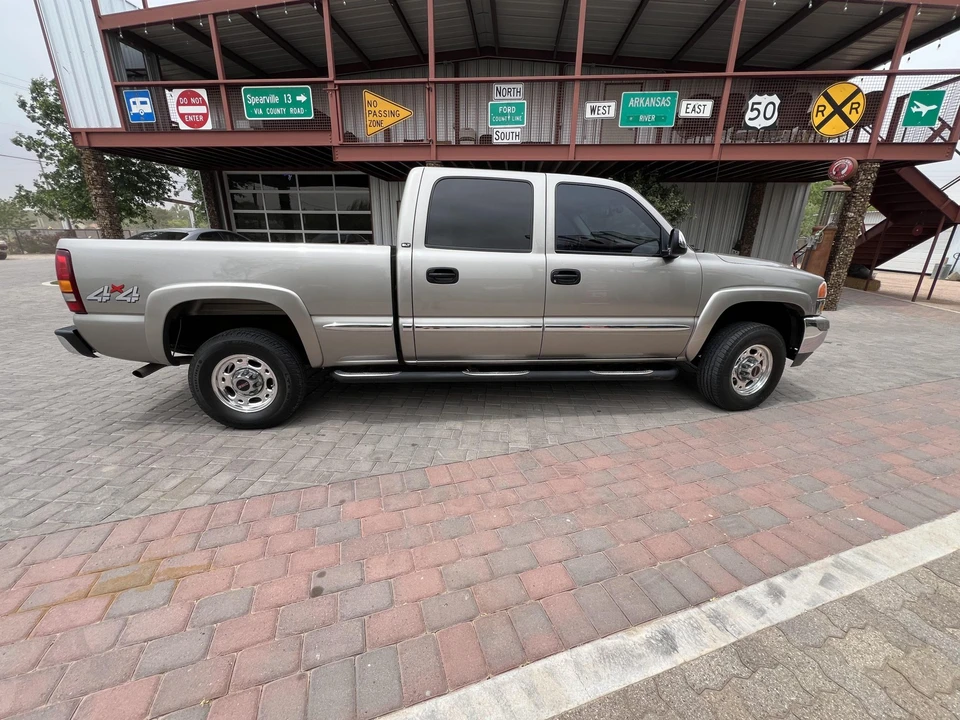 2002 GMC Sierra Heavy Duty 2nd Gen - Image 16 of 31