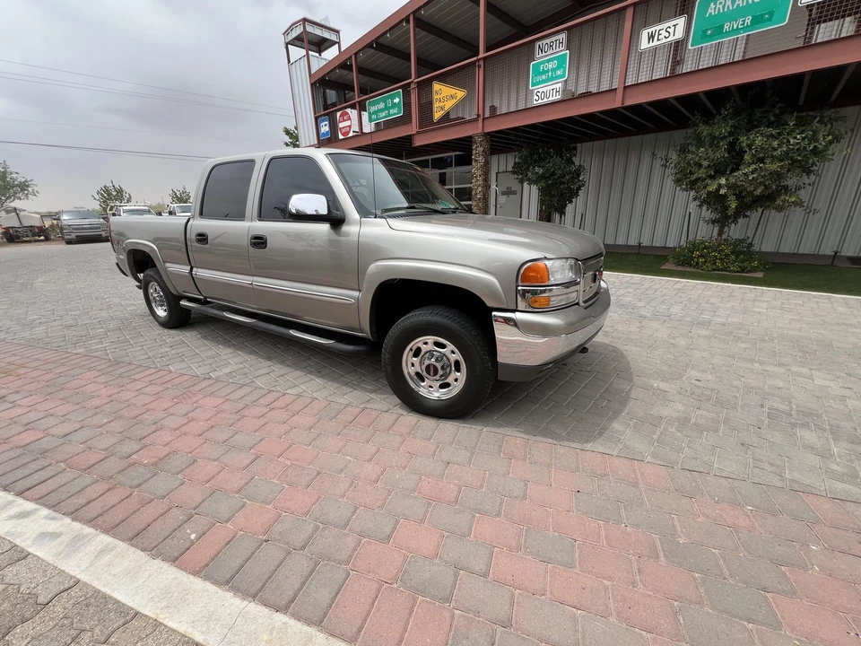 2002 GMC Sierra Heavy Duty 2nd Gen - Image 18 of 31