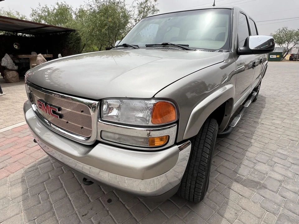 2002 GMC Sierra Heavy Duty 2nd Gen - Image 2 of 31