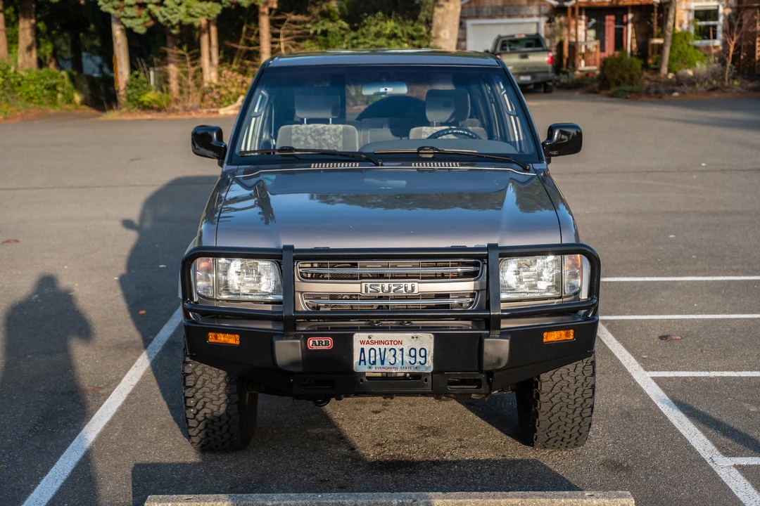 2002 Isuzu Trooper - Image 4 of 31