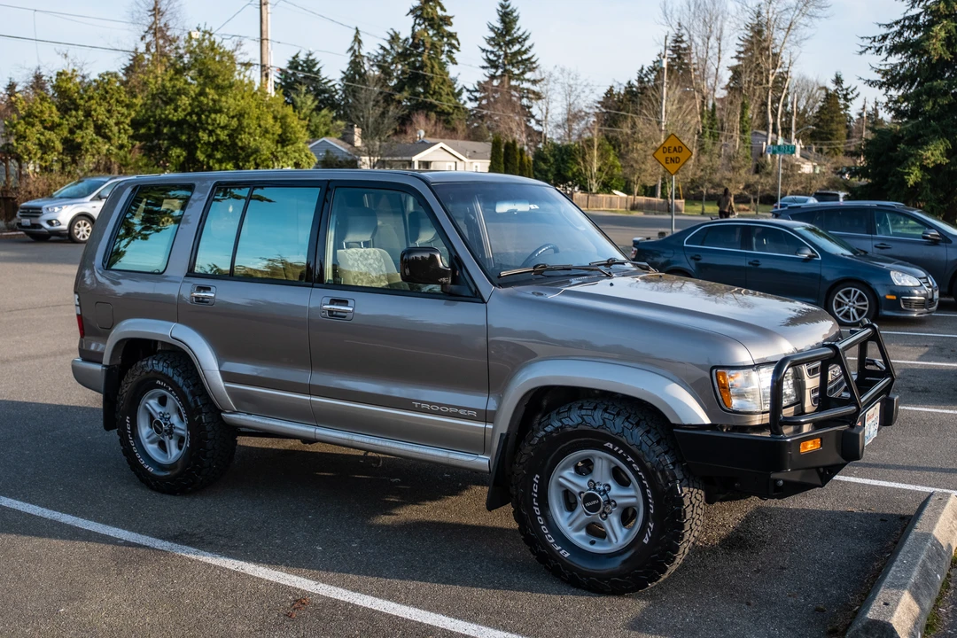 2002 Isuzu Trooper - Image 5 of 31