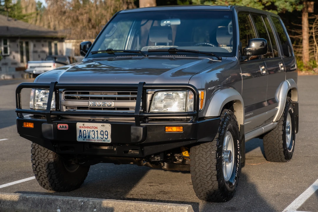 2002 Isuzu Trooper - Image 3 of 31