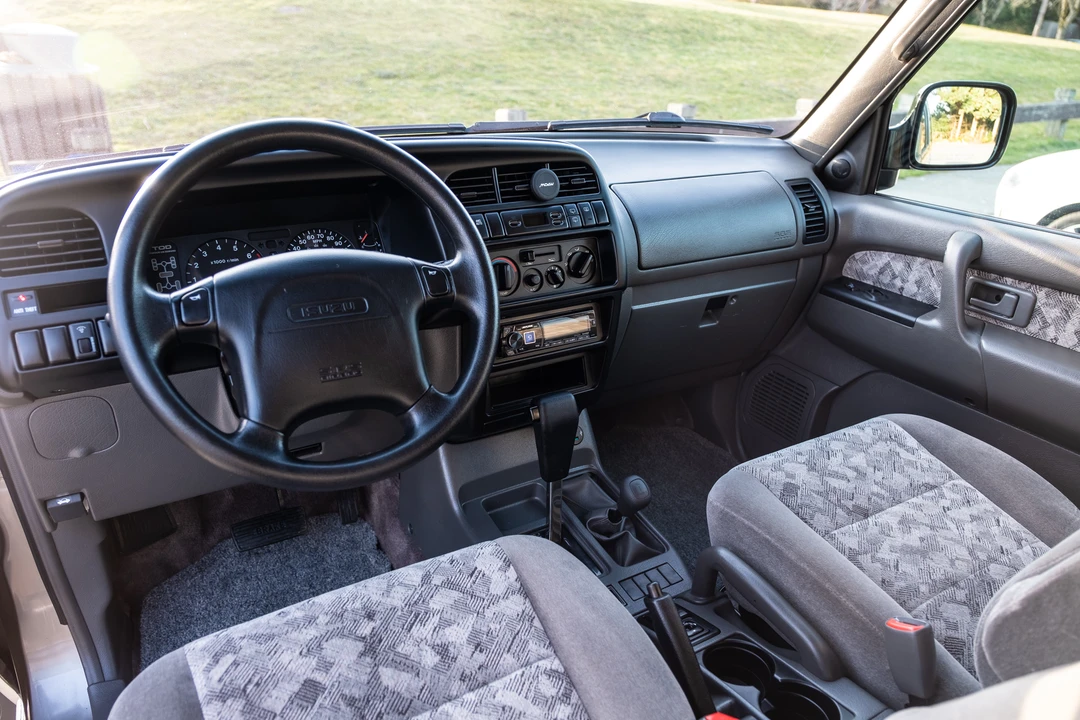 2002 Isuzu Trooper - Image 28 of 31