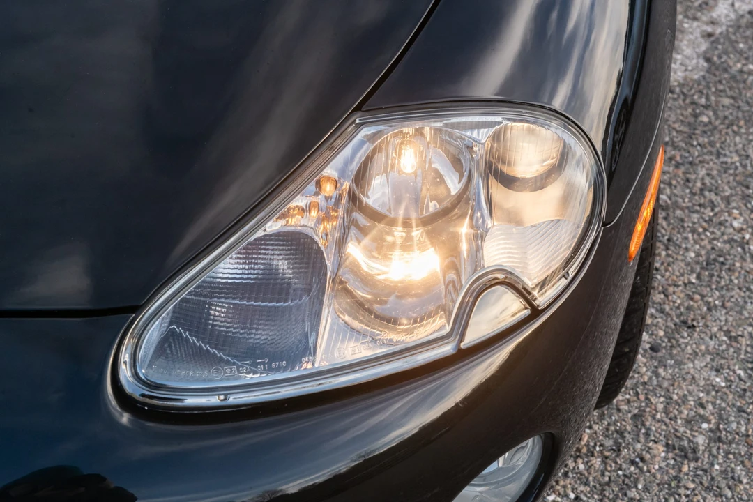 2002 Jaguar X100 XKR - Image 15 of 31