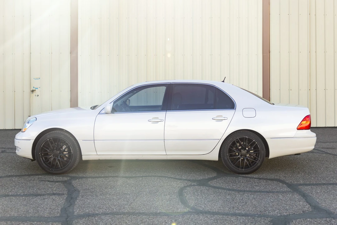 2002 Lexus LS 2nd Gen - Image 9 of 31