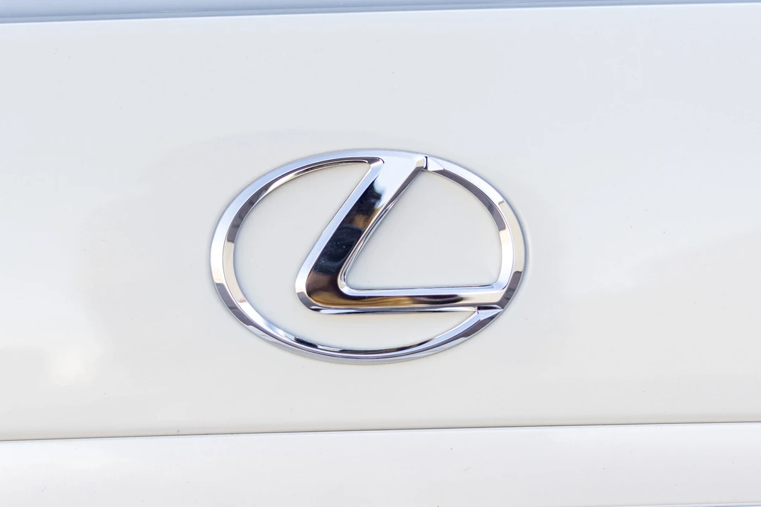 2002 Lexus LS 2nd Gen - Image 20 of 31