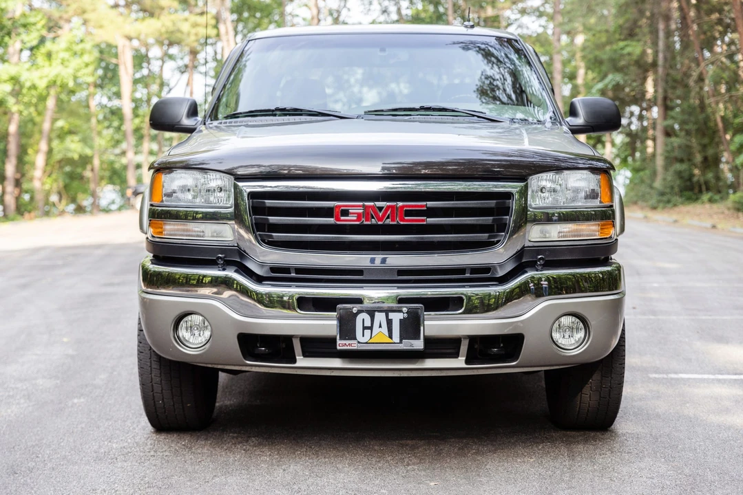 2003 GMC Sierra Heavy Duty 2nd Gen - Image 2 of 31