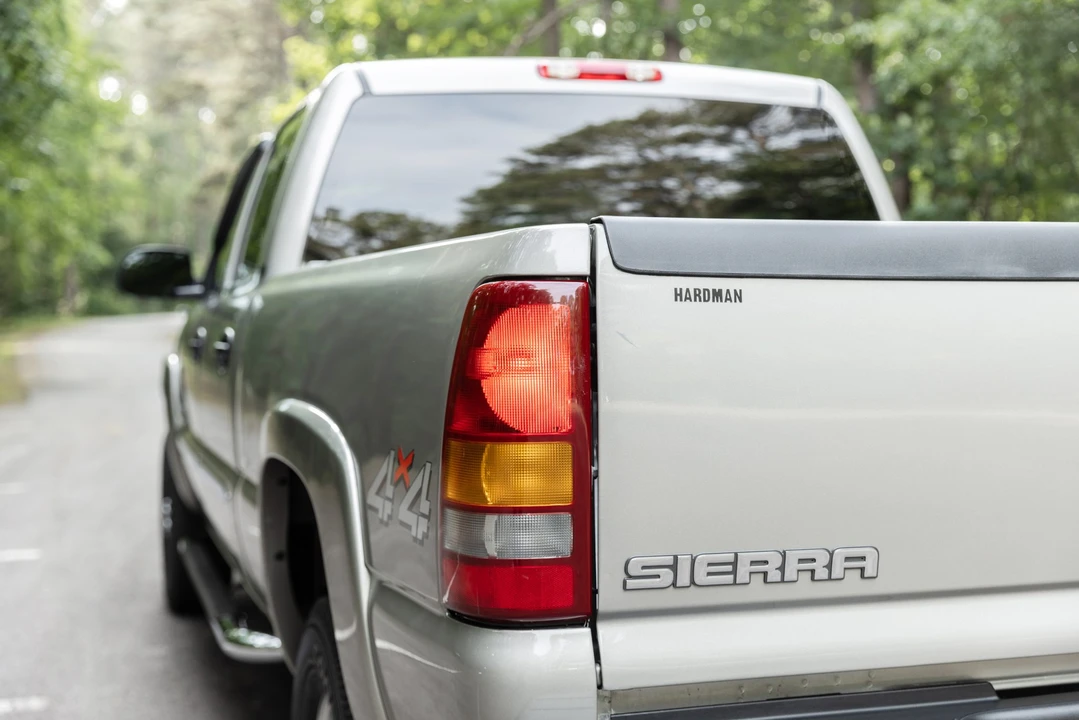 2003 GMC Sierra Heavy Duty 2nd Gen - Image 28 of 31