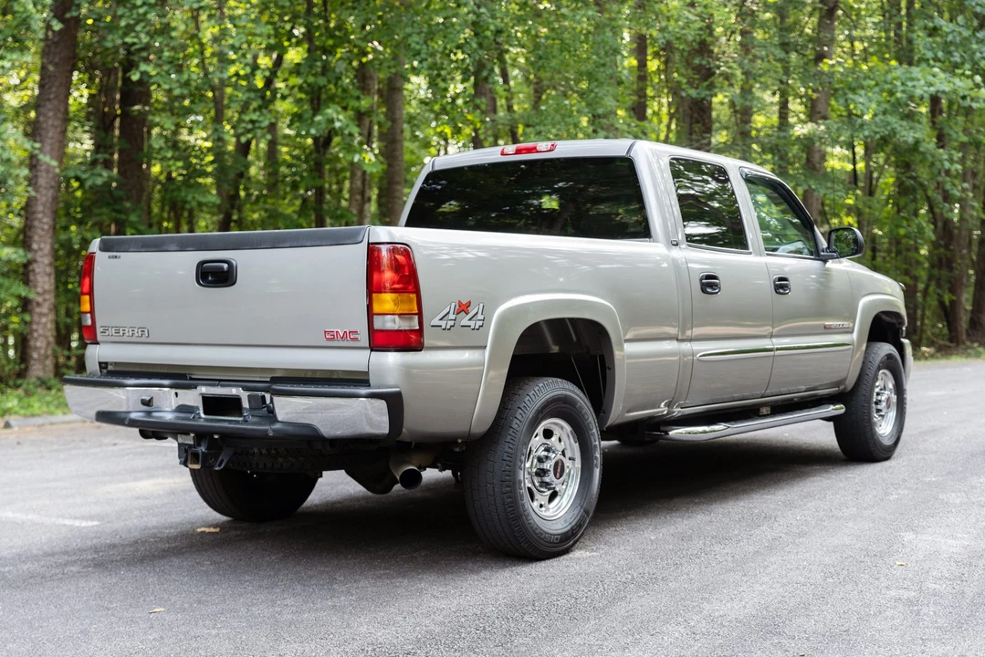 2003 GMC Sierra Heavy Duty 2nd Gen - Image 5 of 31