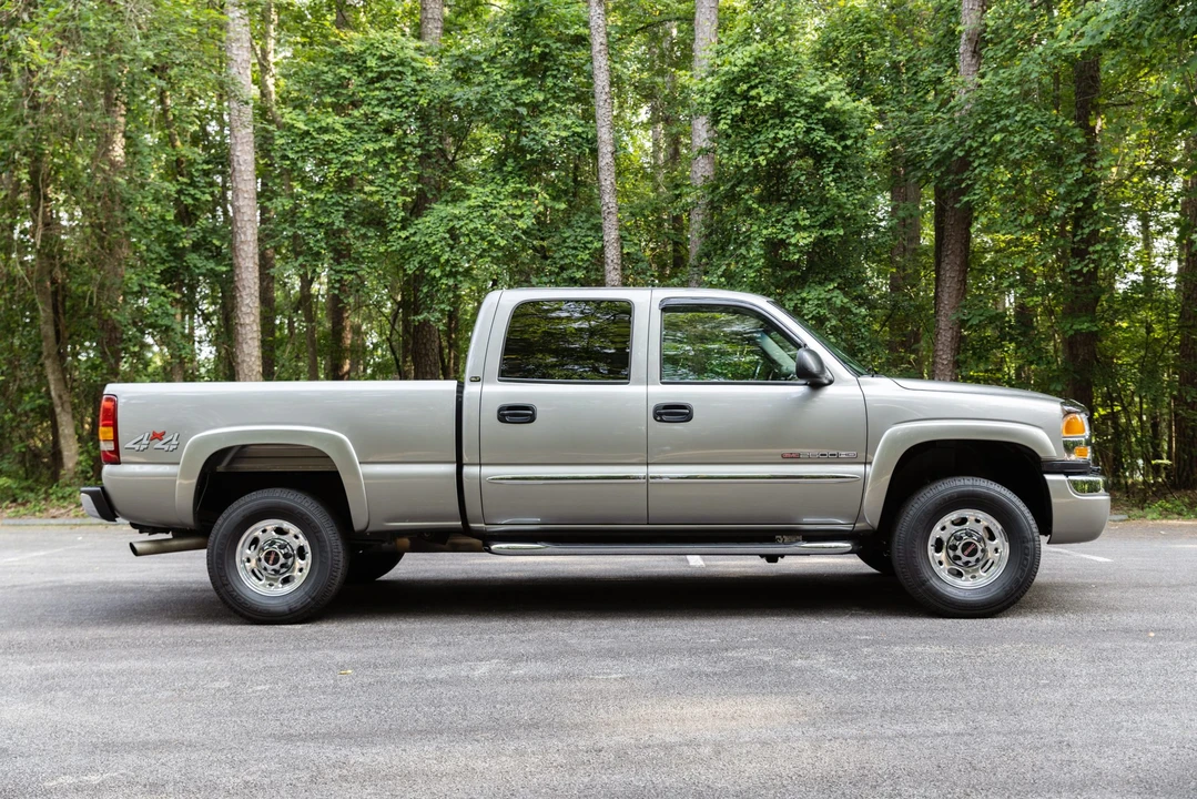 2003 GMC Sierra Heavy Duty 2nd Gen - Image 4 of 31