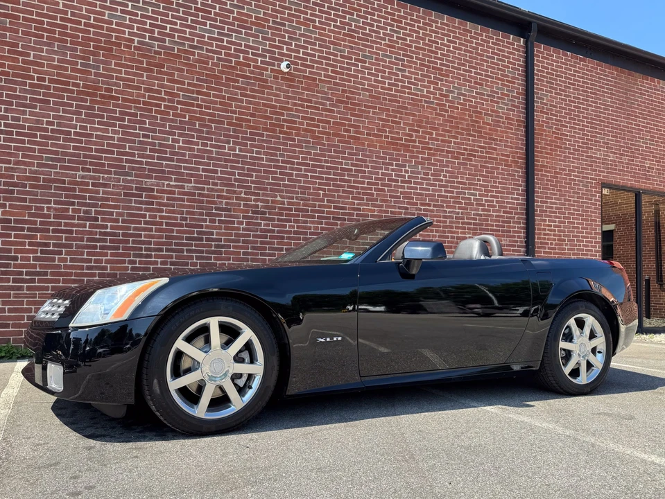2004 Cadillac XLR - Image 24 of 31