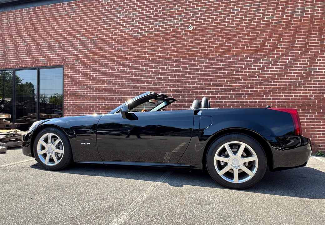 2004 Cadillac XLR - Image 22 of 31