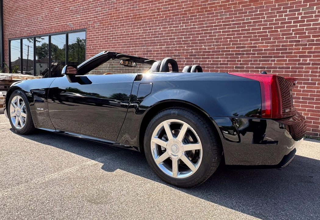 2004 Cadillac XLR - Image 21 of 31