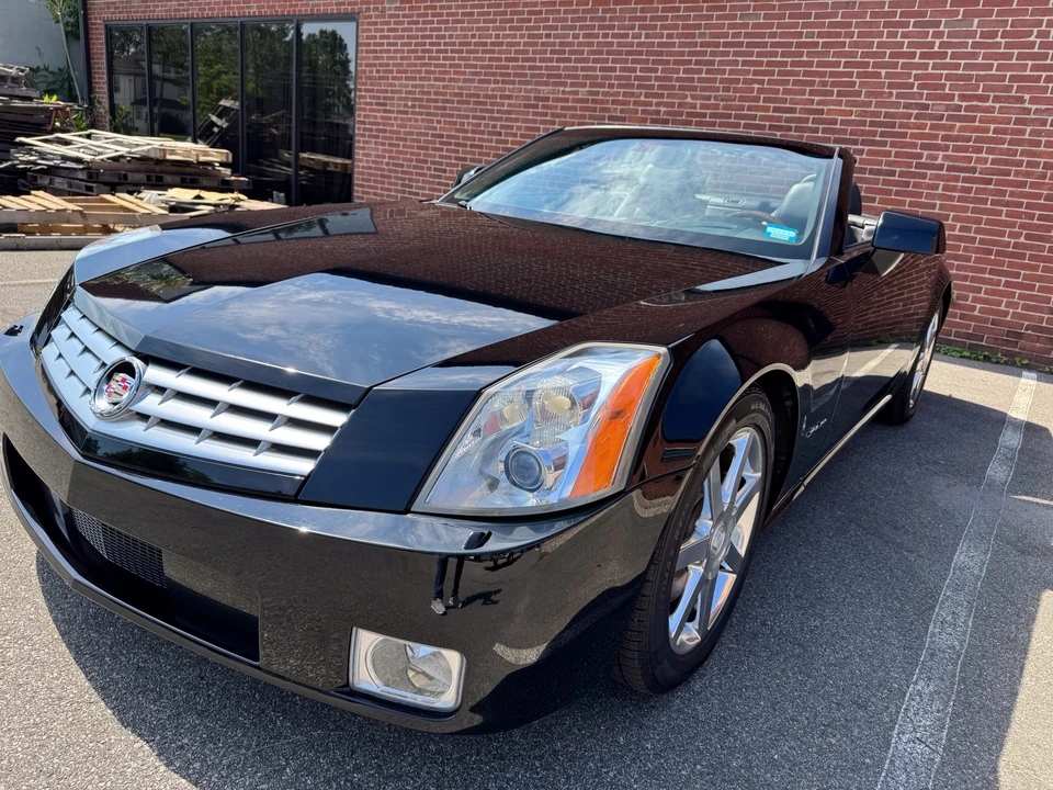 2004 Cadillac XLR - Image 3 of 31