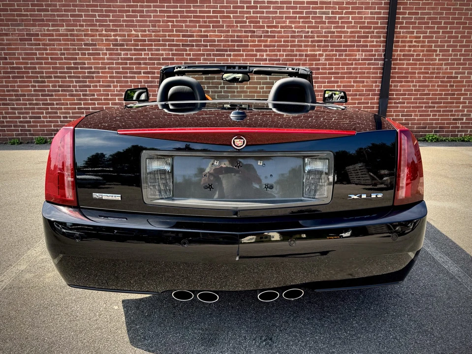 2004 Cadillac XLR - Image 19 of 31