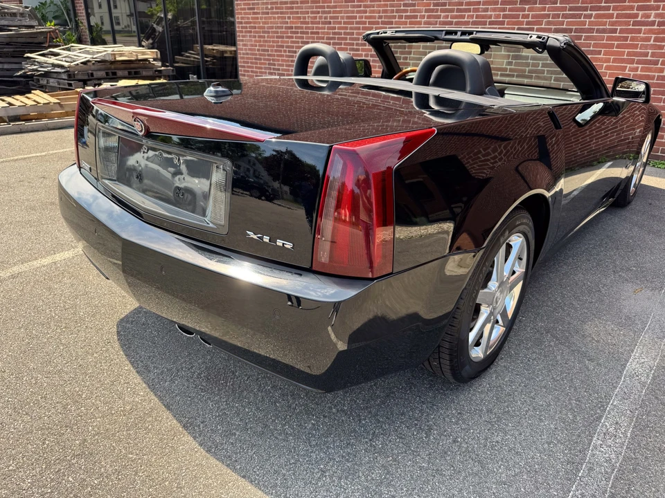 2004 Cadillac XLR - Image 16 of 31