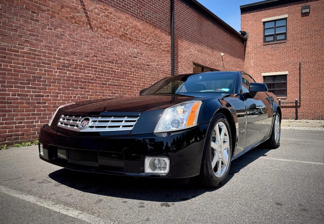 2004 Cadillac XLR - Image 25 of 31