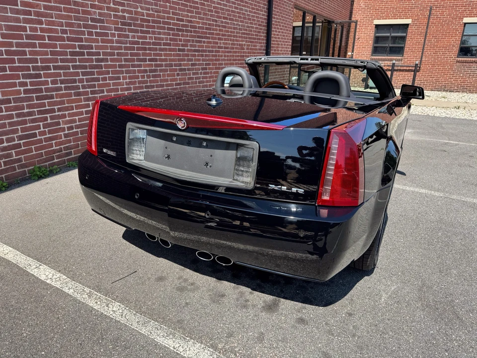 2004 Cadillac XLR - Image 18 of 31