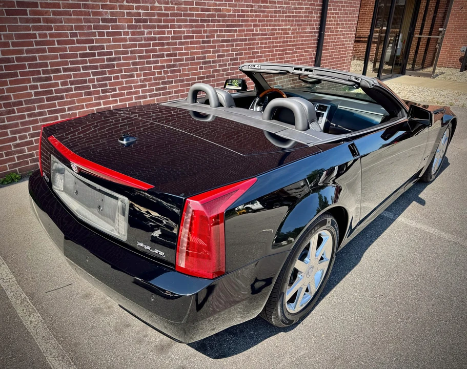 2004 Cadillac XLR - Image 13 of 31