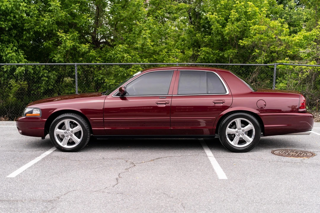 2004 Mercury Marauder - Image 3 of 31