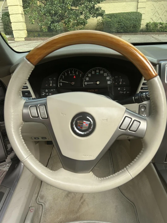 2005 Cadillac XLR - Image 27 of 31