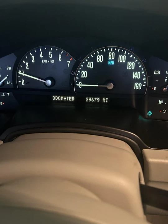 2005 Cadillac XLR - Image 28 of 31