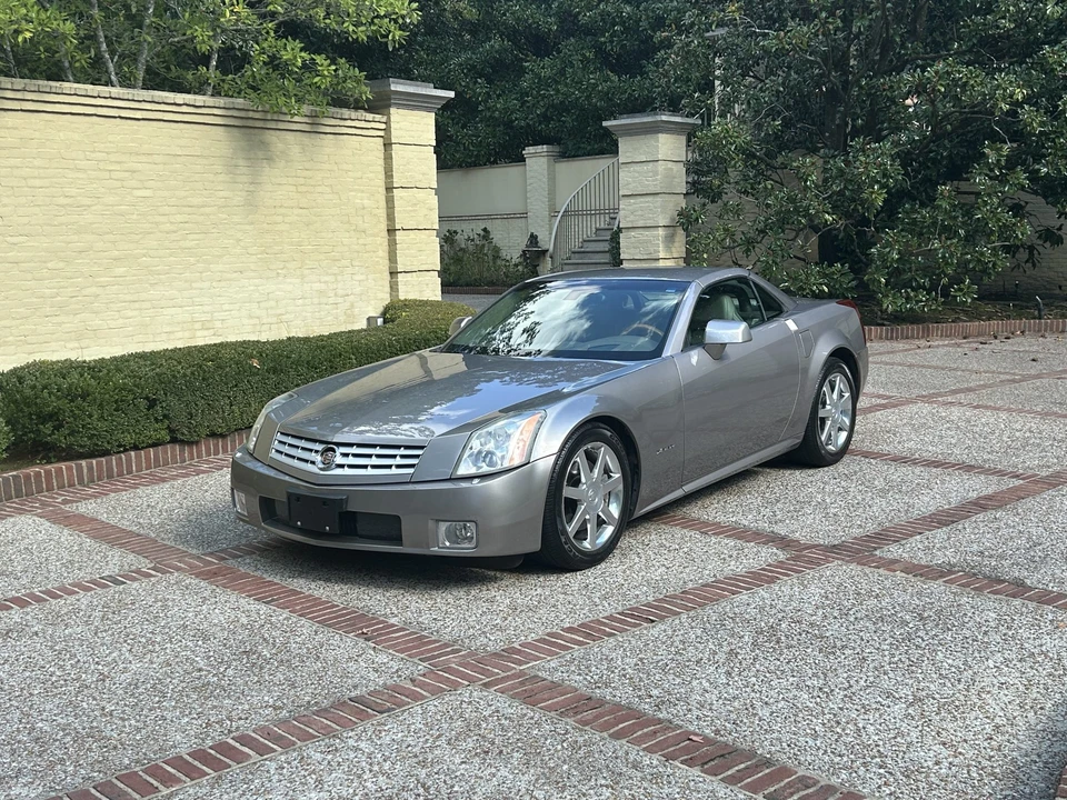 2005 Cadillac XLR - Image 3 of 31
