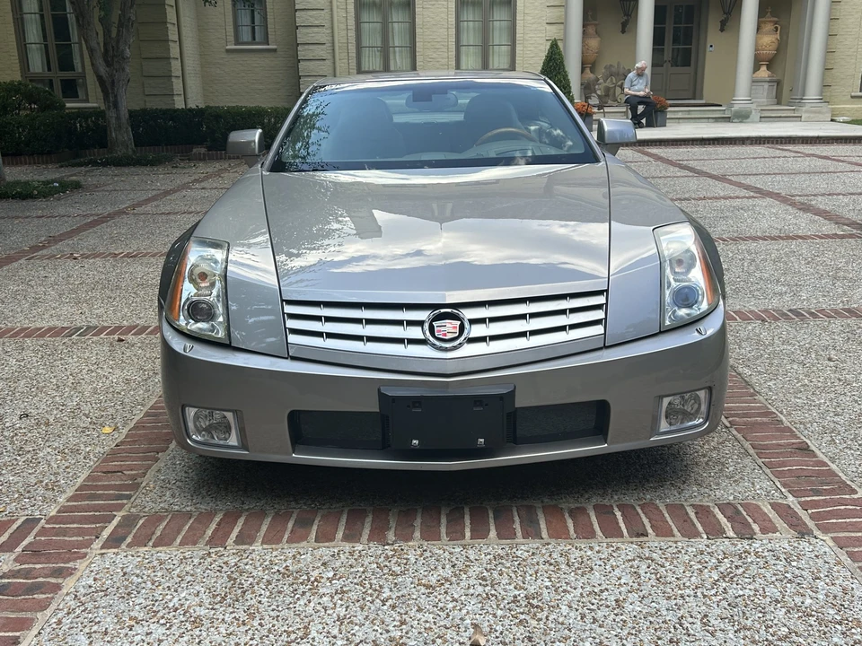 2005 Cadillac XLR - Image 12 of 31