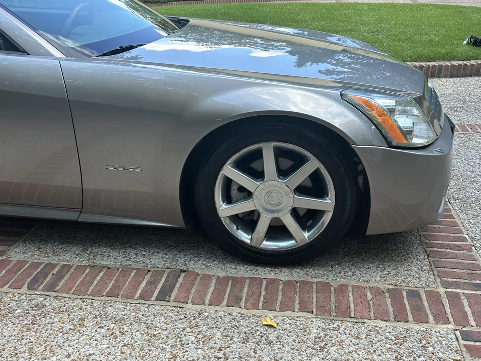 2005 Cadillac XLR - Image 19 of 31